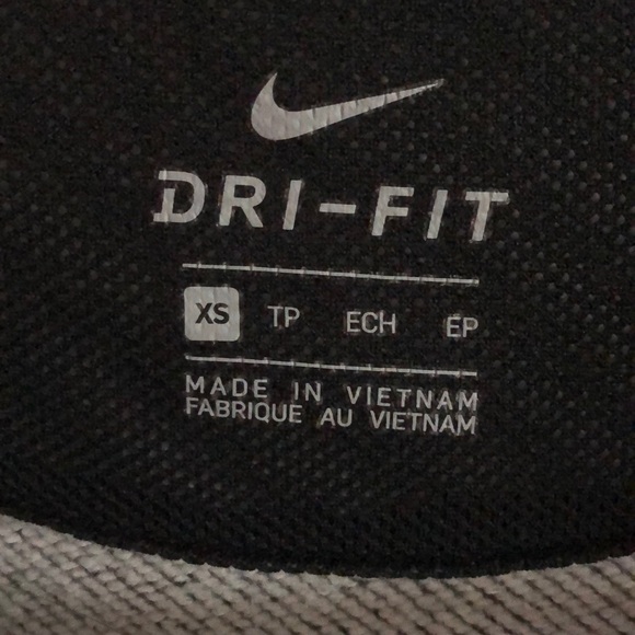 Nike pullover - Picture 3 of 3